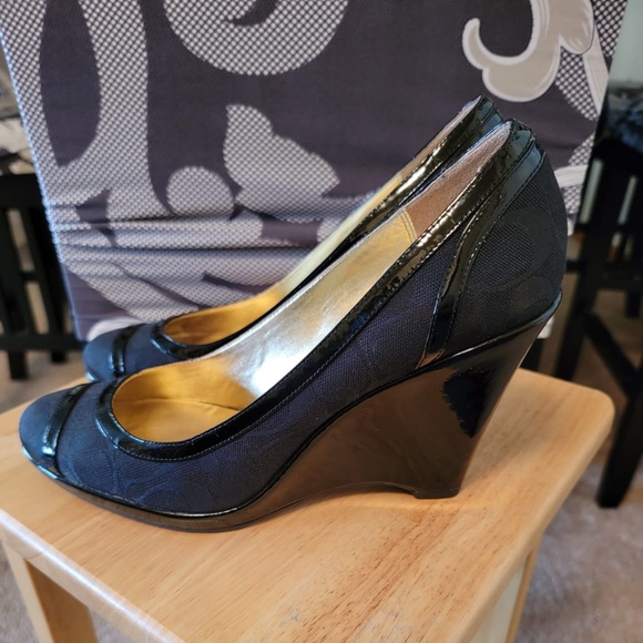 Coach wedge worn twice like new - Picture 2 of 2